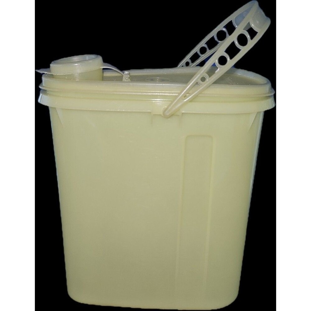 Vintage TUPPERWARE BEVERAGE BUDDY 587 2 qt Quart Yellow Pitcher Complete